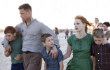 Foto: Brad Pitt Coba Buktikan Kemampuannya Sebagai Ayah di 'The Tree of Life'
