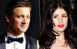 Foto: Jeremy Renner Siap Buru Penyihir Bareng Gemma Arterton di 'Hansel and Gretel: Witch Hunters'