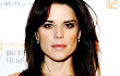 Neve Campbell Ingin Adopsi Anak