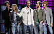 Video Musik : Maroon 5 Hadirkan Kisah Seorang Peselancar Lewat 'Runaway'