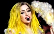 Video: Lady GaGa Jatuh Dari Atas Panggung Dengan Kepala Membentur Lantai