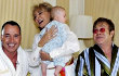 Elton John Ingin Lakukan Tes DNA Untuk Ketahui Ayah Biologis Bayinya