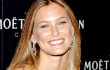 Video: Bar Refaeli Berpose 'Syur' Dengan Atribut Militer