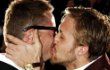 Ryan Gosling Cium Sutradara Film 'Drive' Saat Festival Film Cannes 2011