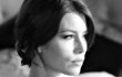 Video: Jessica Biel Mampu 'Hipnotis' Pharell Williams di Promo Revlon