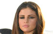 Selena Gomez Urung Libatkan Kuda-Kuda Berwarna <i>Pink</i> di 'Love You Like a Love Song'