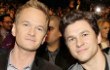 Foto: Neil Patrick Harris Jadikan Anak Kembarnya Sebagai Model Kalender