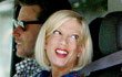 Gara-Gara Paparazi, Tori Spelling Alami Kecelakaan Hebat