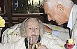 Rilis Foto Zsa Zsa Gabor, Frederic von Anhalt Kena Semprot