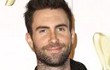 Adam Levine Menyamar Jadi Pria Berjenggot Untuk Hibur Penggemar di Los Angeles