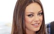 Video: Mila Kunis Omeli Wartawan Dengan Bahasa Rusia
