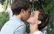 Emma Watson Serius Jalin Hubungan Dengan Johnny Simmons