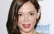 Rose McGowan Pernah Dibesarkan Seorang Waria Ketika Kabur dari Rumah