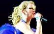 Video: Taylor Swift Tak Sengaja Perlihatkan Celana Dalam Ketika Manggung di St. Louis