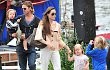 Brad Pitt Carter Kereta Api Untuk Boyong Angelina Jolie dan Keenam Anaknya ke Glasgow