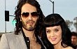 Russell Brand Tertangkap Kamera Cium Wanita Lain