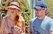 Leonardo DiCaprio Belikan Blake Lively Sebuah Mobil Toyota Prius Senilai USD 40 Ribu
