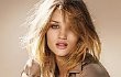 Video: Rosie Huntington-Whiteley Semi Telanjang di Promo Parfum Burberry Body