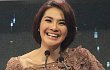 Maudy Koesnaedi Persembahkan Piala Vidia FFI 2011 pada Mendiang Benyamin Sueb