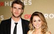 Miley Cyrus Membantah Payudaranya Hasil Operasi