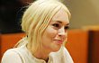 Kerja Sosial, Lindsay Lohan Dipuji Hakim Los Angeles