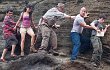 Vanessa Hudgens Daki Karang Terjal di 'Journey 2: The Mysterious Island'