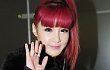 Park Bom 2NE1 Tegur Manajer Karena Dorong Fans?