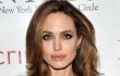 Angelina Jolie Tidak Suka Mengajari Anak-anak