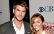 Miley Cyrus Gandeng Liam Hemsworth di Red Carpet People's Choice Awards 2012