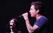 Simple Plan Ngomong Bahasa Jawa di Konser Surabaya