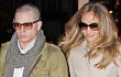 Jennifer Lopez Bantah Beri Casper Smart Ponsel USD 10 Ribu