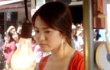Foto Song Hye Kyo Jajan di Pinggir Jalan