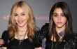 Penari Latar Baru di Konser Madonna Buat Fans Heboh