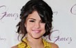 Selena Gomez Akui Tidak Populer Waktu Sekolah