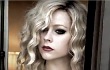 Rambut Avril Lavigne Keriting di Video Musik 'Goodbye'