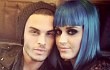 Katy Perry Umbar Pose Mesra dengan Model Perancis