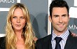 Sibuk Jadi Penyebab Adam Levine dan Anne Putus