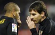 Lionel Messi dan Daniel Alves Sempat Terlibat Insiden dengan Fans