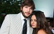 Ciuman Pertama Mila Kunis Ternyata dengan Ashton Kutcher