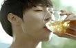 Micky Yoochun Kocak di Iklan Es Teh Baru