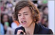 Harry Styles One Direction Pernah Dilempar Tampon di Panggung