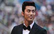 Taecyeon 2PM Jadi Model Dadakan di Kampus