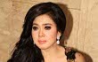 Syahrini Menangis Jelang Berangkat Umroh