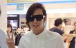 Jang Geun-suk Berpose dengan 'Kembarannya' di Bandara