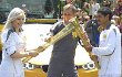 Bambang Pamungkas Sukses Bawa Obor Olimpiade London 2012