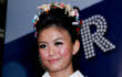 Agnes Monica Makin Cantik dengan Gaya Kemeja Terbalik