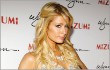 Paris Hilton Jatuh Saat Bergelut dengan Paparazzi