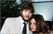 Mila Kunis Mesra pada Ashton Kutcher Saat Makan Bareng