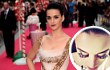 Katy Perry Pamerkan Bulu Mata Bendera Inggris