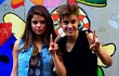 Selena Gomez dan Justin Bieber Pose Imut di Tokyo